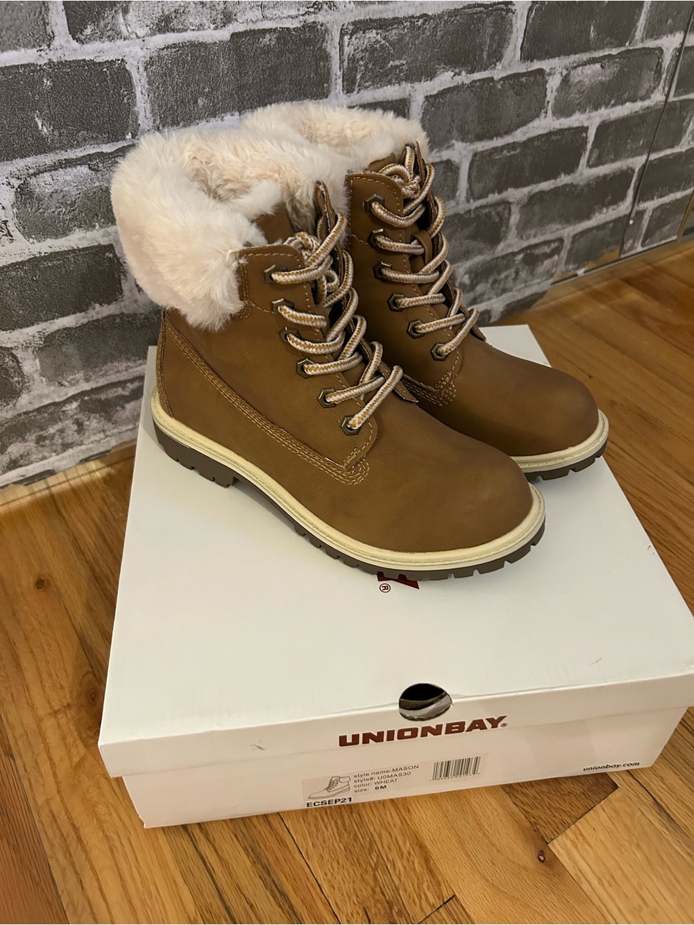 Unionbay Mason Faux Fur Winter Boots Brown & Cream US 6M